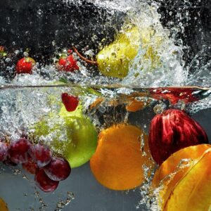 תמונות מטבח ואוכל | פירות במים | חיוכים - הדפסות קנבס ומגנטים לאירועים